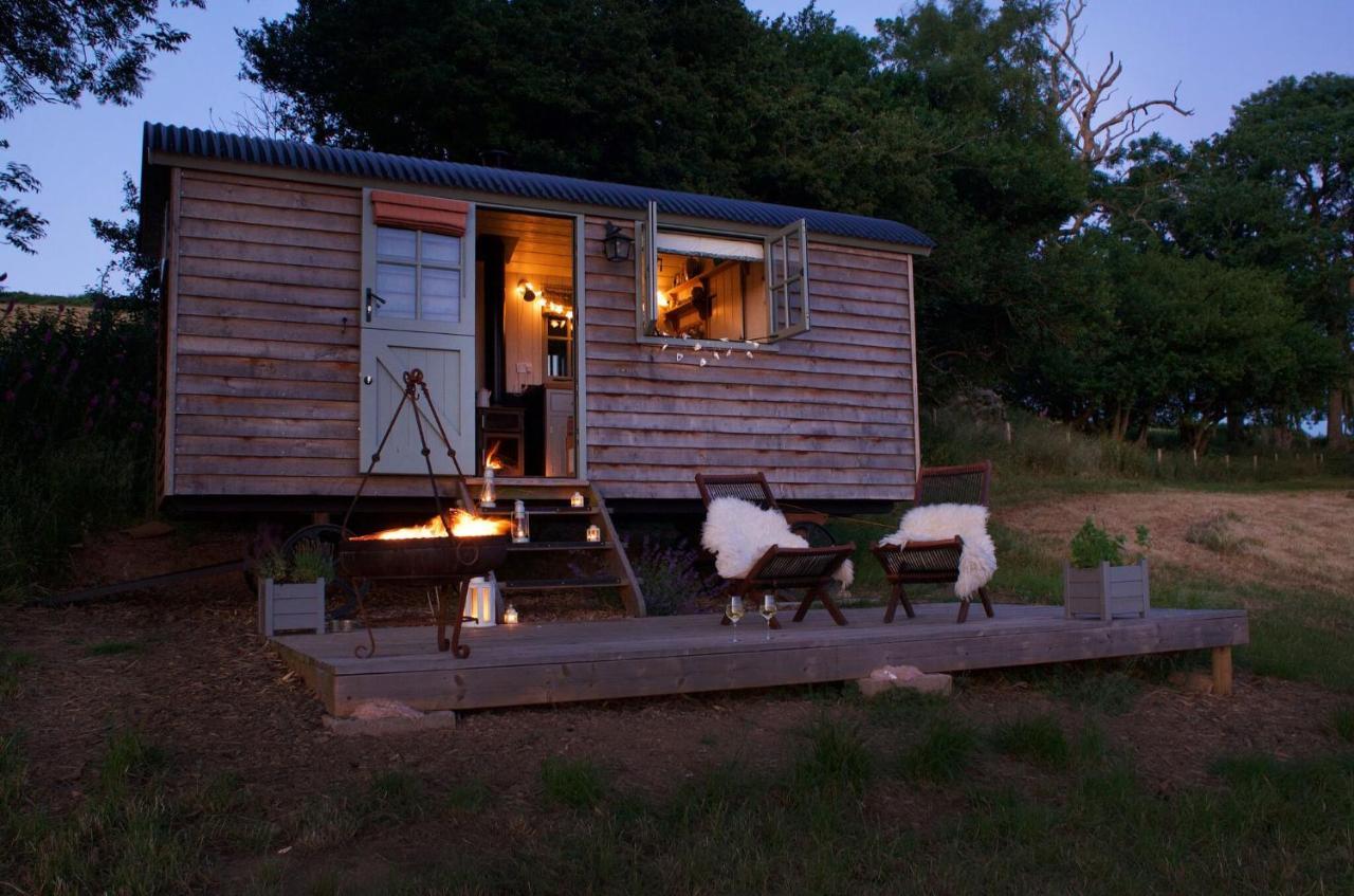 Tilbury Shepherd Huts With Hot Tubs Plus Holiday Cottages West Bagborough Экстерьер фото