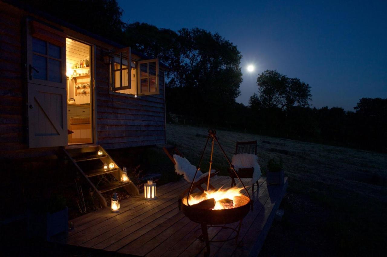 Tilbury Shepherd Huts With Hot Tubs Plus Holiday Cottages West Bagborough Экстерьер фото