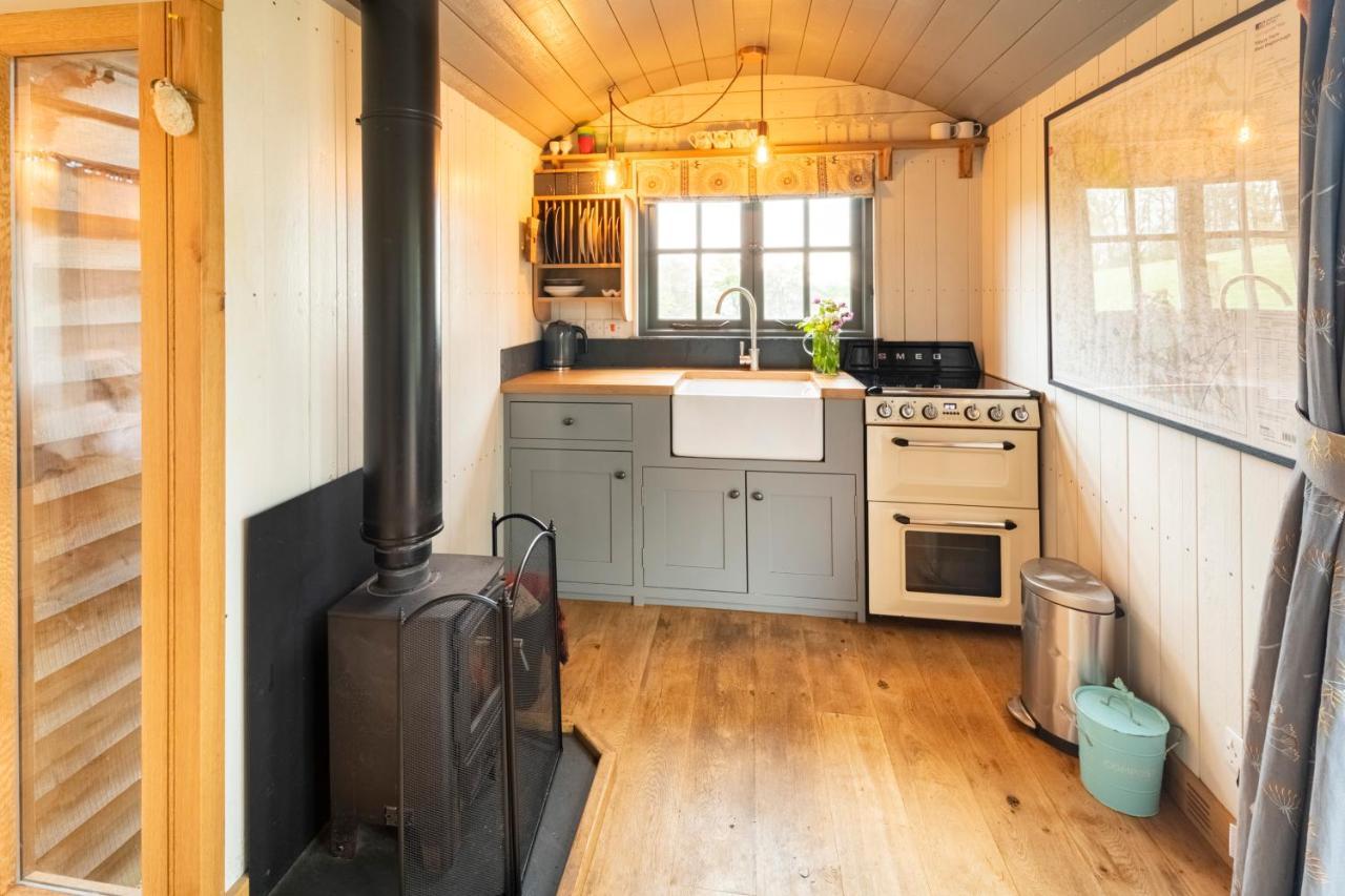 Tilbury Shepherd Huts With Hot Tubs Plus Holiday Cottages West Bagborough Экстерьер фото