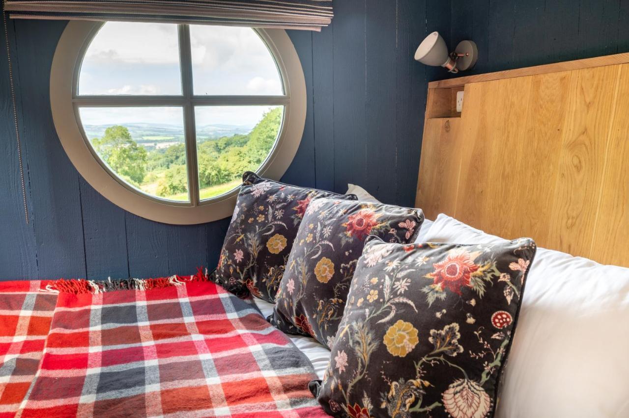 Tilbury Shepherd Huts With Hot Tubs Plus Holiday Cottages West Bagborough Экстерьер фото