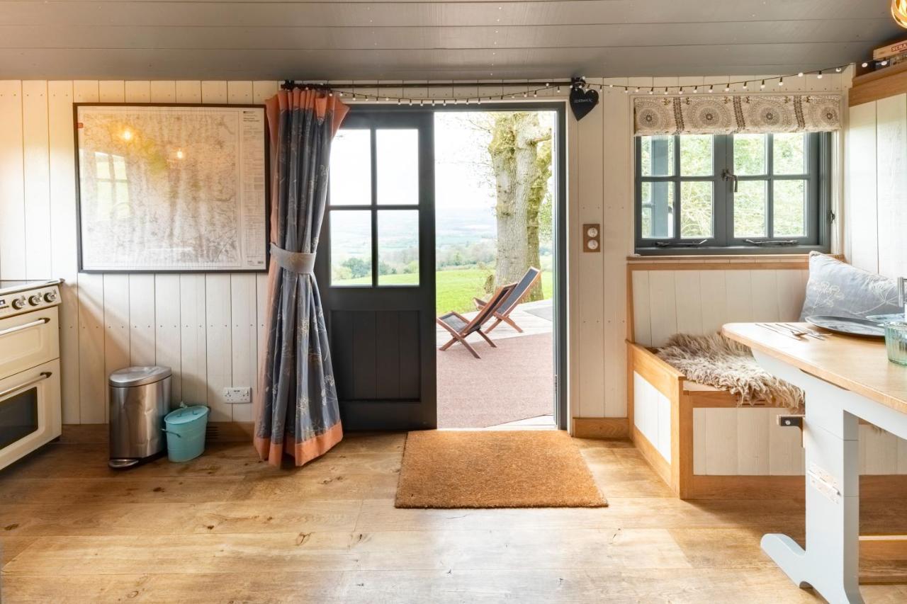 Tilbury Shepherd Huts With Hot Tubs Plus Holiday Cottages West Bagborough Экстерьер фото