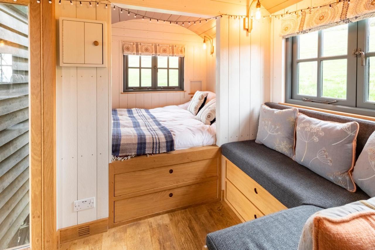 Tilbury Shepherd Huts With Hot Tubs Plus Holiday Cottages West Bagborough Экстерьер фото