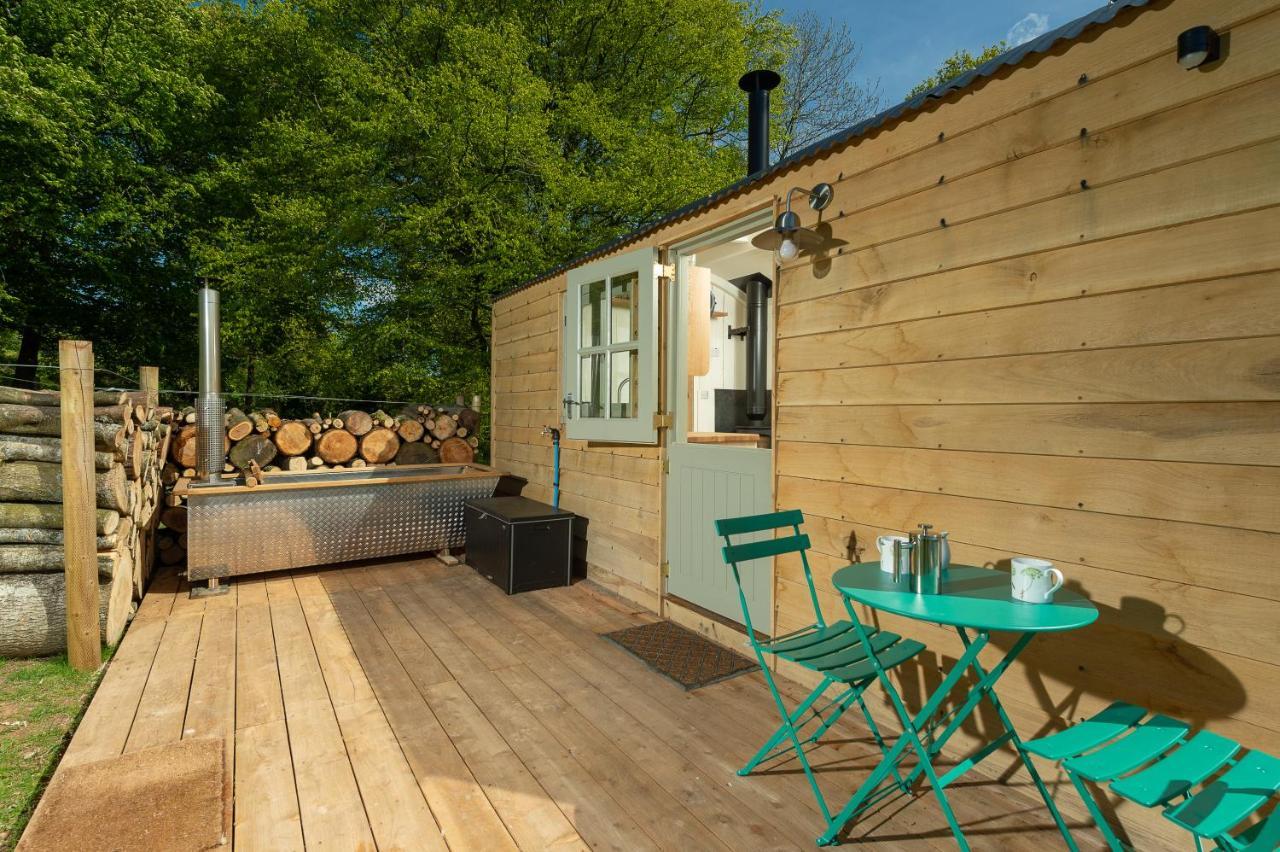 Tilbury Shepherd Huts With Hot Tubs Plus Holiday Cottages West Bagborough Экстерьер фото