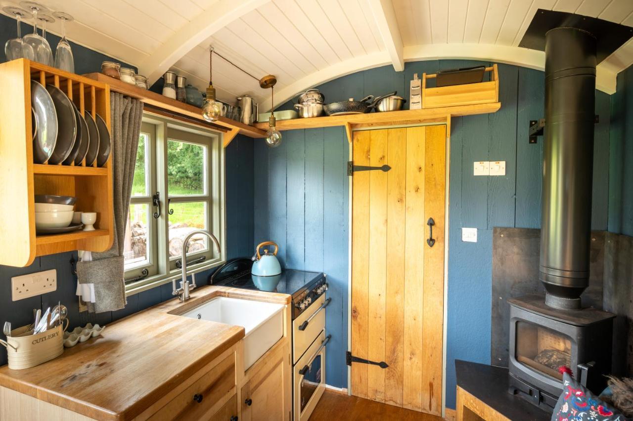 Tilbury Shepherd Huts With Hot Tubs Plus Holiday Cottages West Bagborough Экстерьер фото