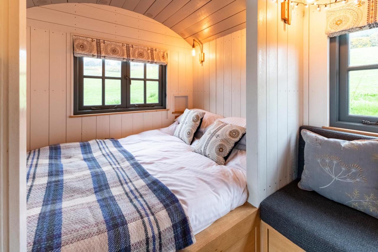 Tilbury Shepherd Huts With Hot Tubs Plus Holiday Cottages West Bagborough Экстерьер фото