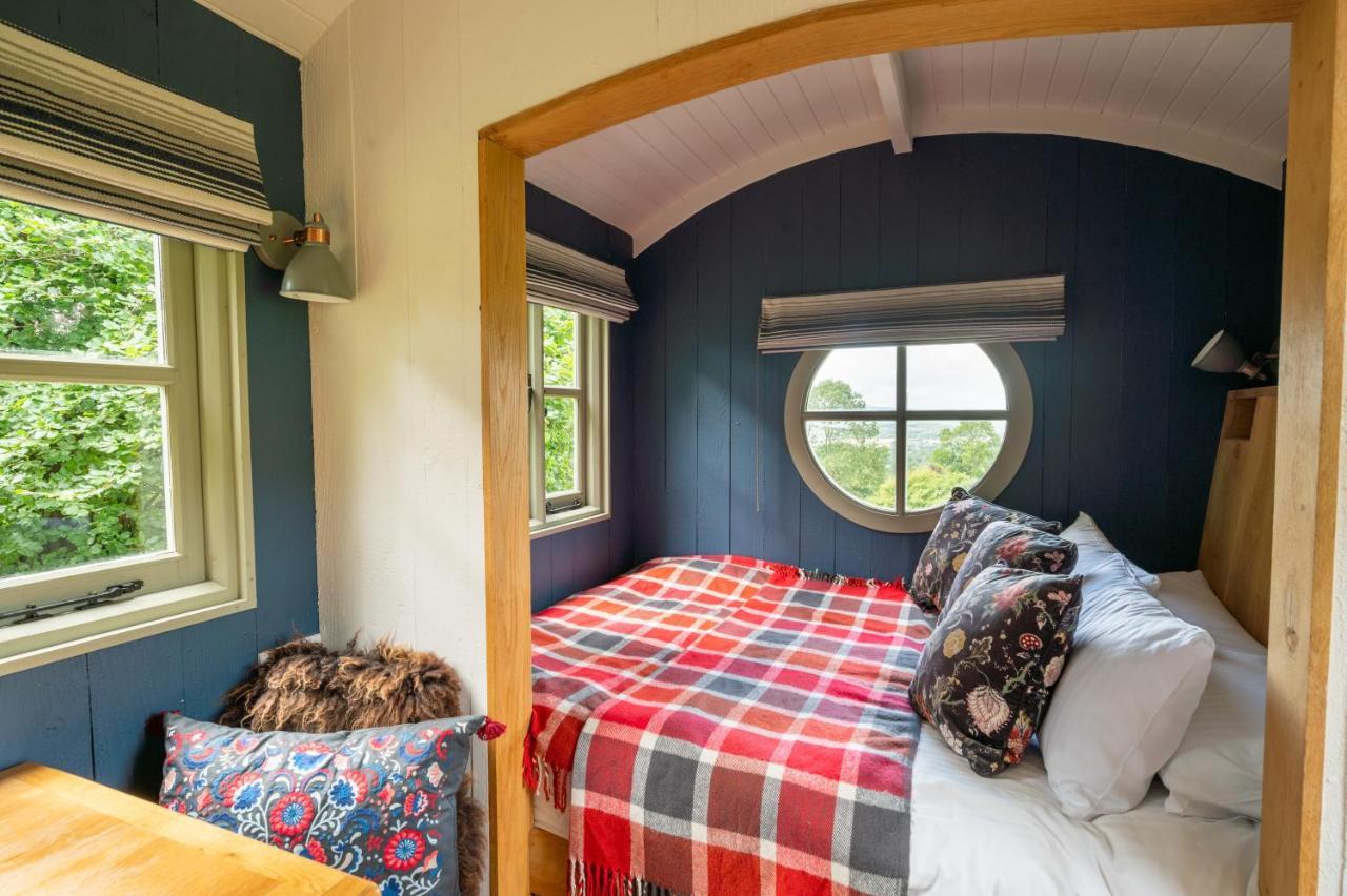 Tilbury Shepherd Huts With Hot Tubs Plus Holiday Cottages West Bagborough Экстерьер фото