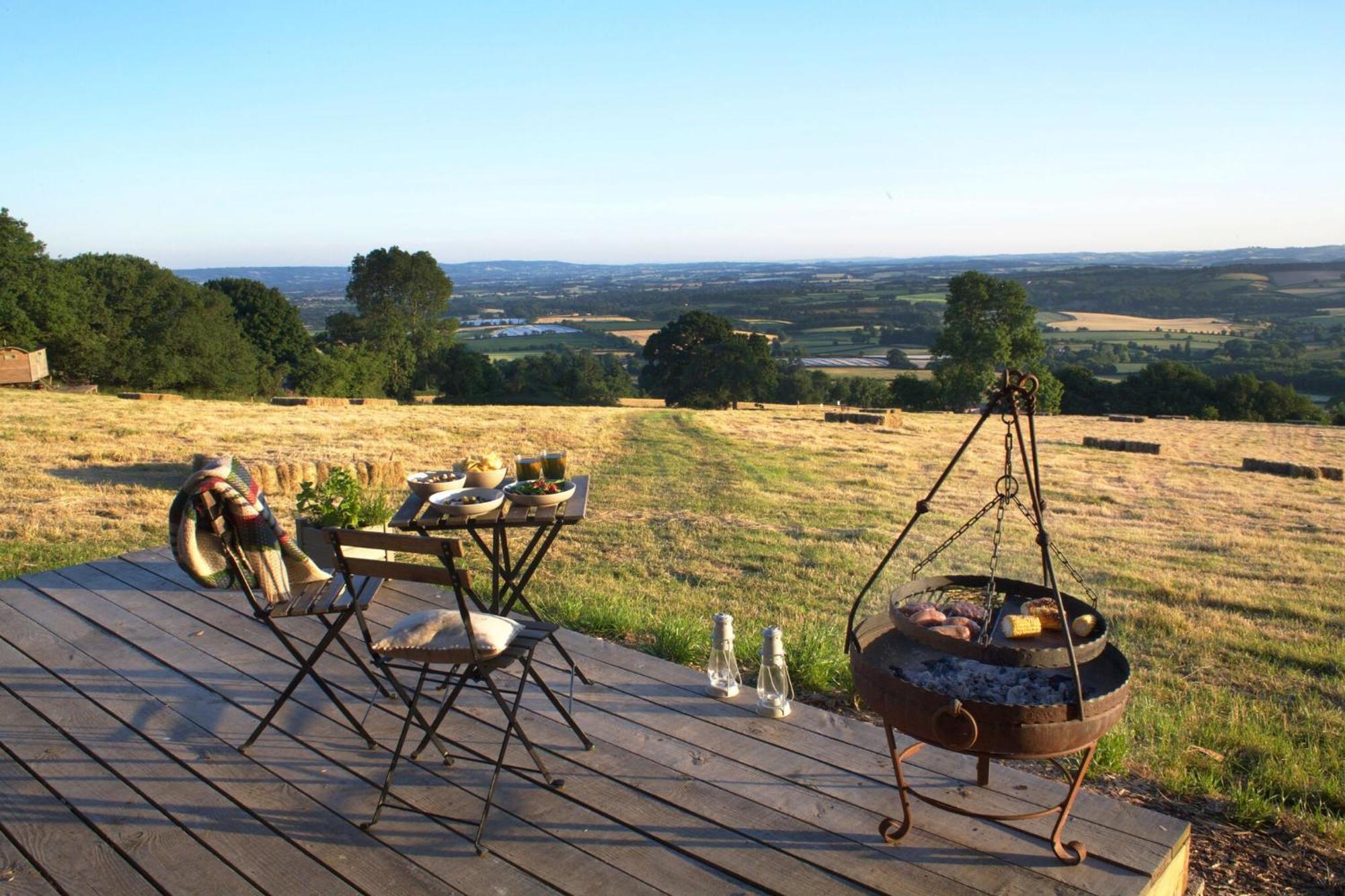 Tilbury Shepherd Huts With Hot Tubs Plus Holiday Cottages West Bagborough Экстерьер фото