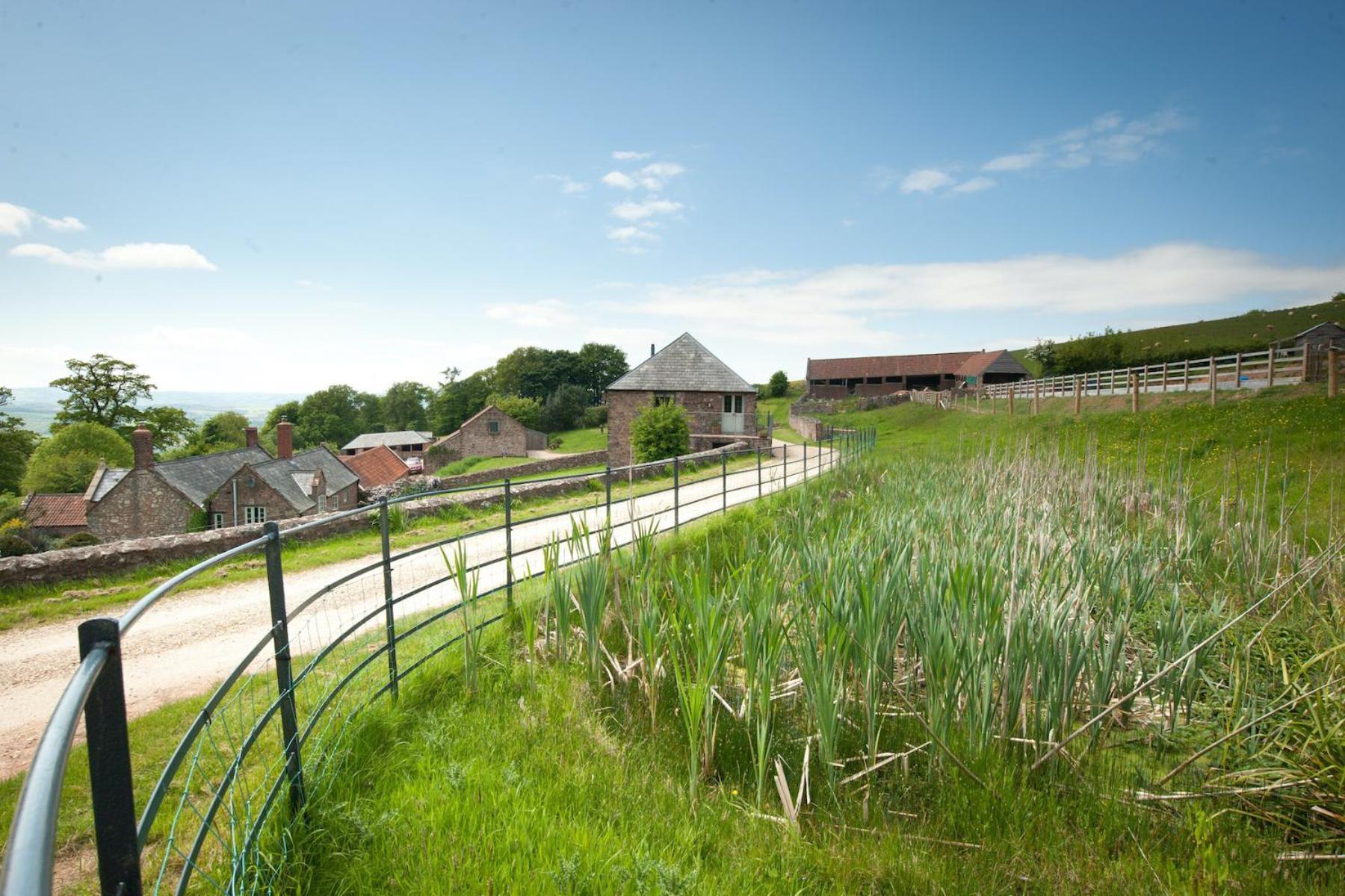 Tilbury Shepherd Huts With Hot Tubs Plus Holiday Cottages West Bagborough Экстерьер фото