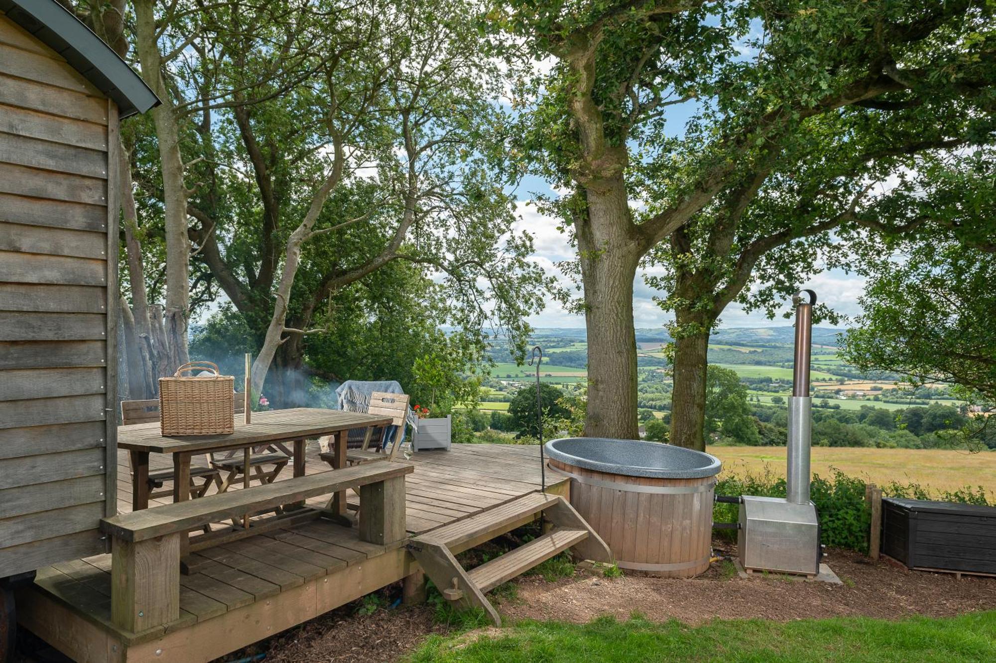Tilbury Shepherd Huts With Hot Tubs Plus Holiday Cottages West Bagborough Экстерьер фото